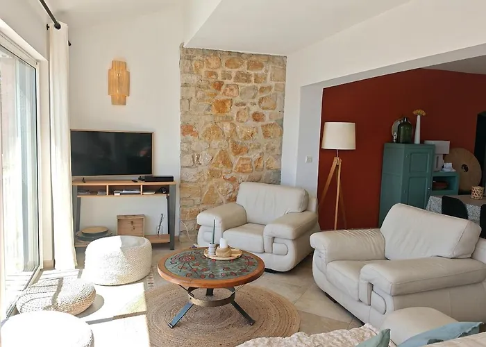 Madeleine, Panoramic Sea View Villa Bandol